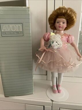 Avon Childhood Dreams Porcelain Ballerina Doll 🩰🧑‍🩰